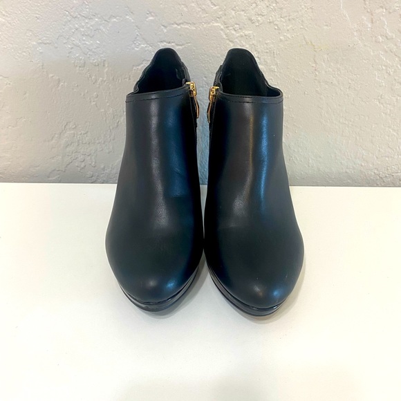 Liz Claiborne black booties - Picture 2 of 3